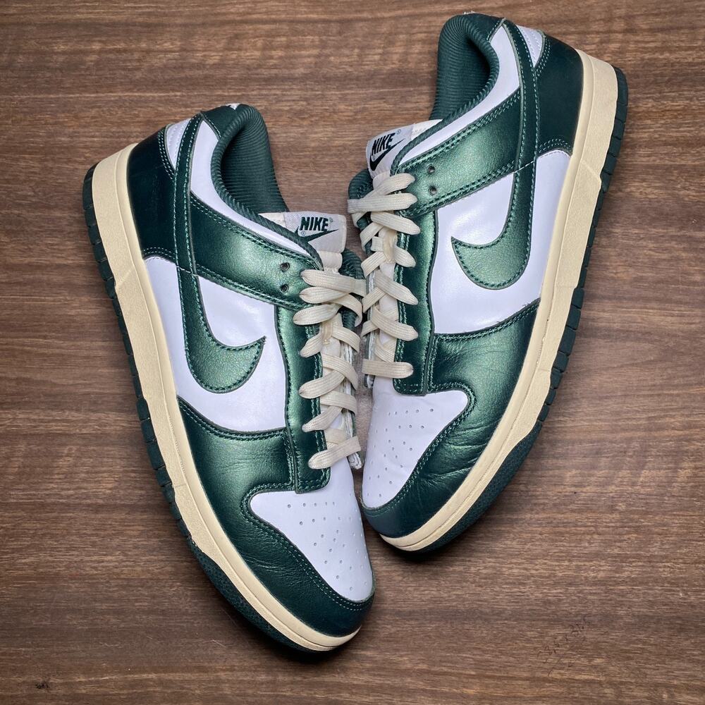 Nike Dunk Low Vintage Green Shoes Womens Size 12 / Mens 10.5 (DQ8580-100)